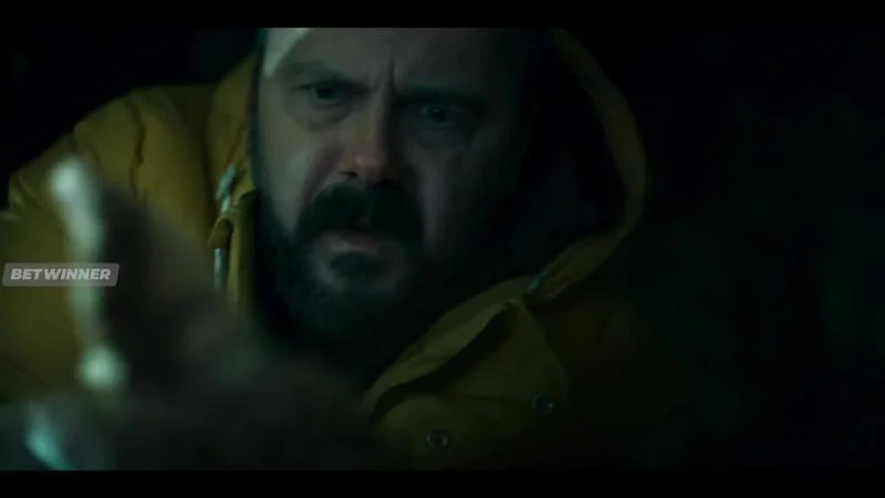 Кадры из сериала Канарейка (2021)